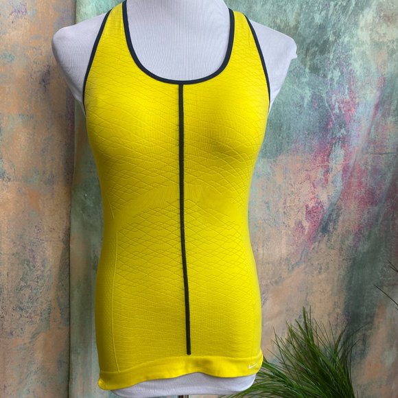 ๐2 Athletic Works -1 Nike sleeveless Top - Picture 2 of 12